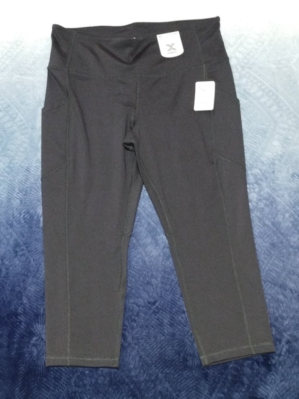 Women's Xersion High-Rise Crop Legging/ Size XL. NWT-Retail $40.00.